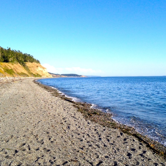 Meet your Posher! - Picture 1 of 4